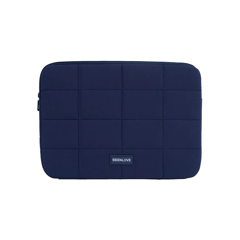 Sleek Quilted Laptop Sleeve for Everyday Use 1