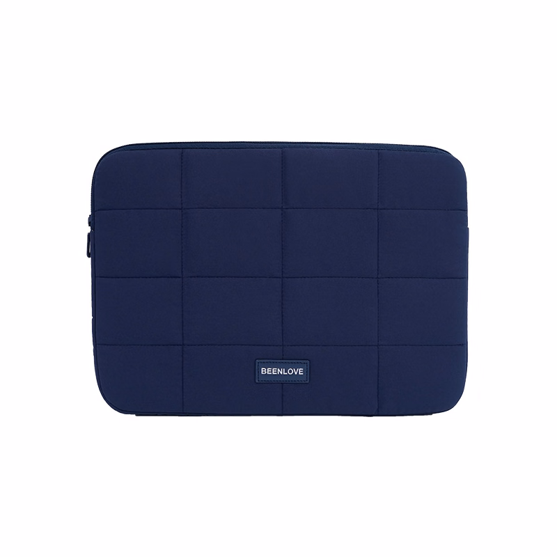 Sleek Quilted Laptop Sleeve for Everyday Use