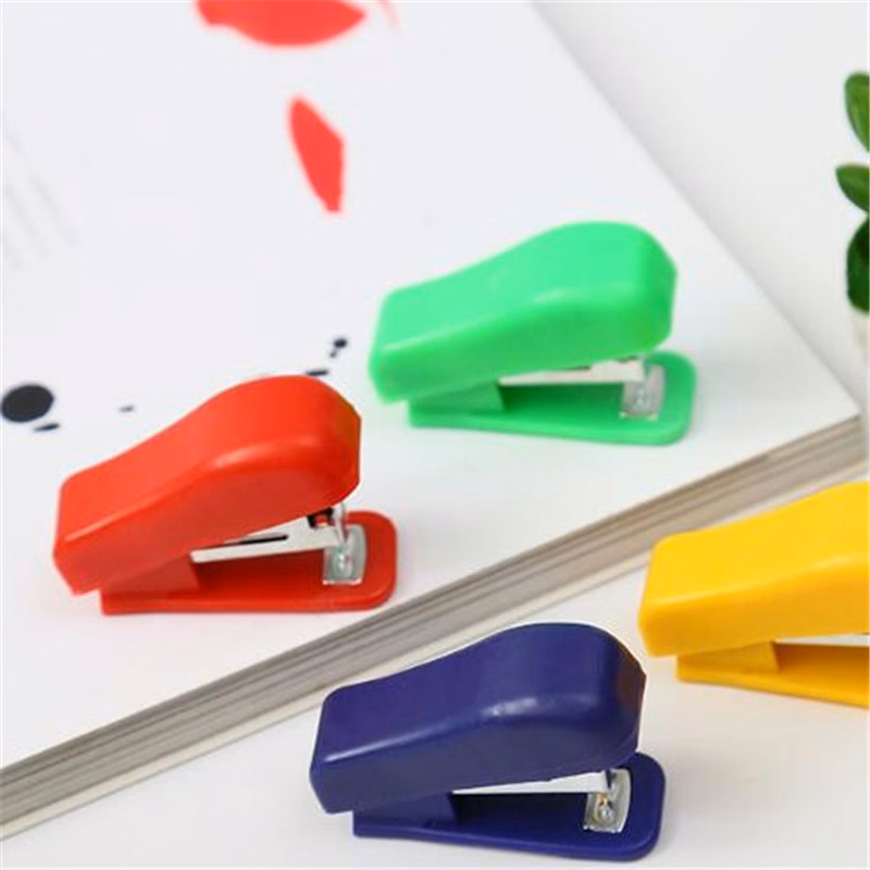 Mini STUDENNT USE Stapler