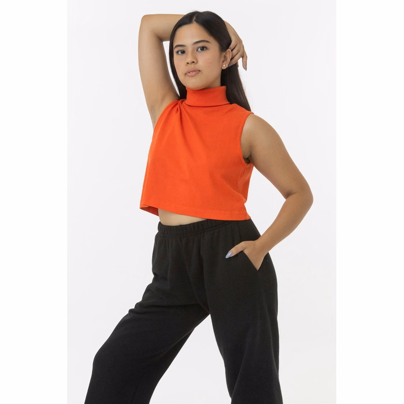 SLEEVELESS TURTLENECK CROP