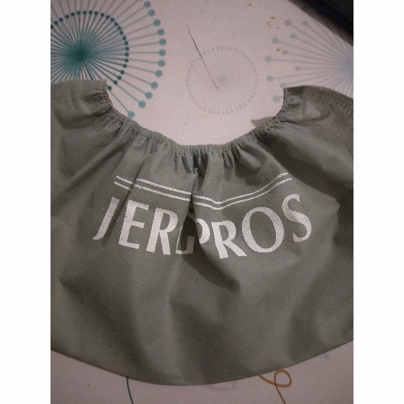 Non woven shoe cover