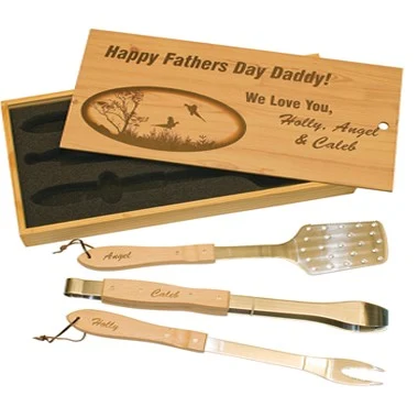 3 PIECE BBQSET IN WOODEN PINE CASE 1