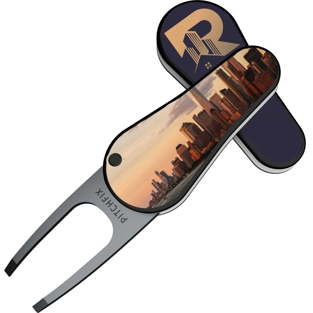 Pitchfix® Flash Golf Divot Tool 1