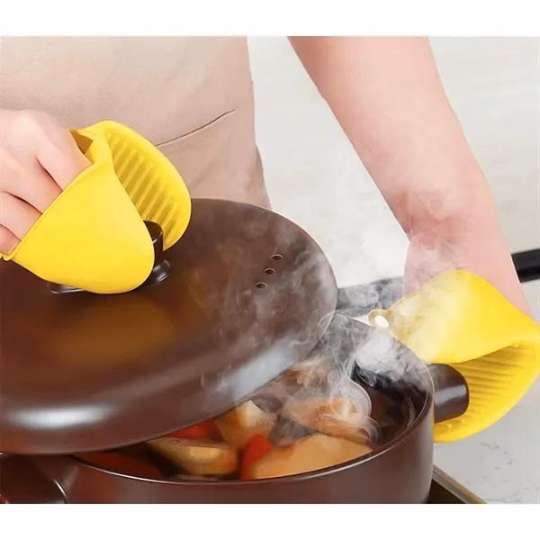 Silicone Heat-Resistant Cooking Mitts and Potholders