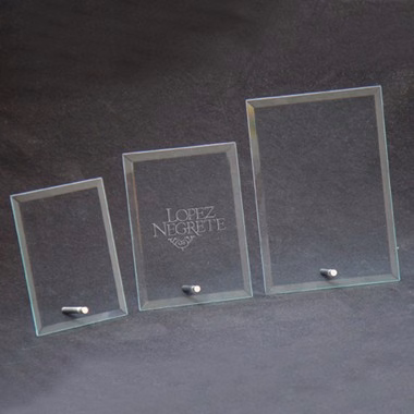 Beveled Vertical Rectangle W/ Aluminum Pole Award