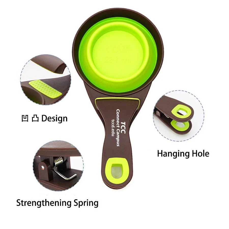 Dog Scoop with Sealing Clip 1