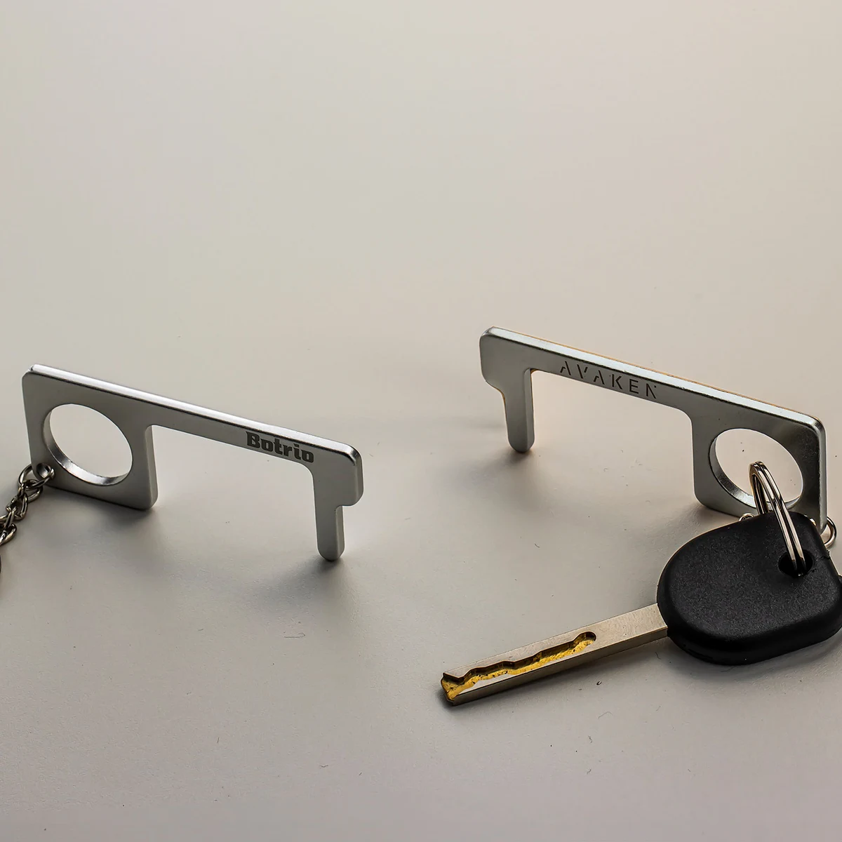 No Touch Thingamajig Keyring: Aluminum 1