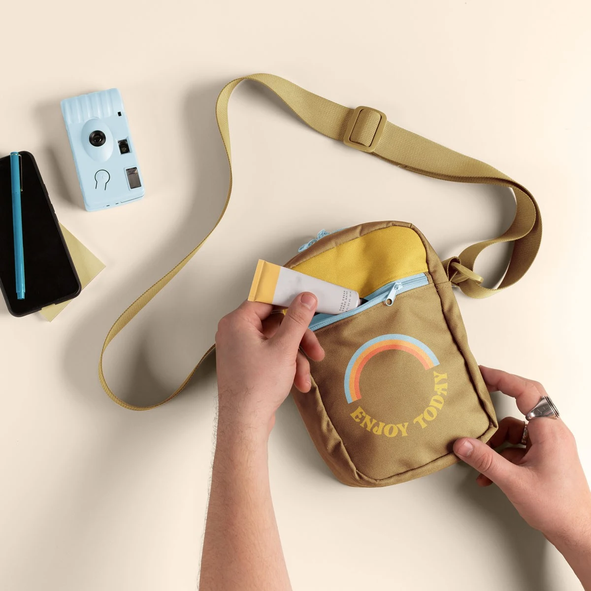 PORTRAIT CROSSBODY - 4CP POLY 1