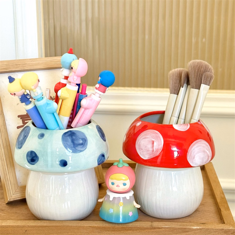 Mushroom-Shaped Ceramic Pen Holder