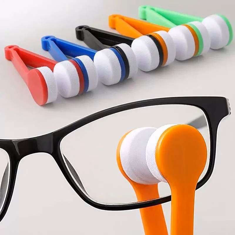 Multifunctional Eyeglass Cleaning Clip