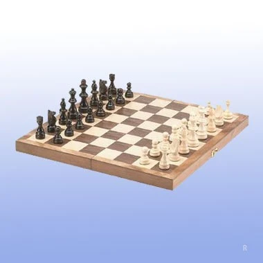 5" STAUNTON WOODEN CHESS SET 1