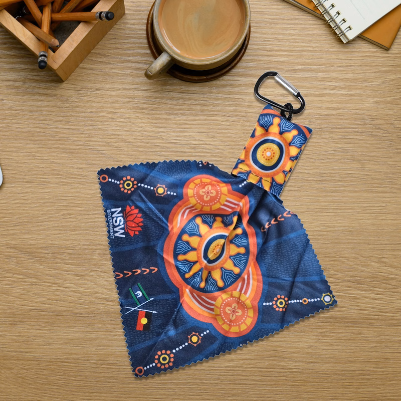 E-Z Import Small Microfiber Cloth W/ Carabiner