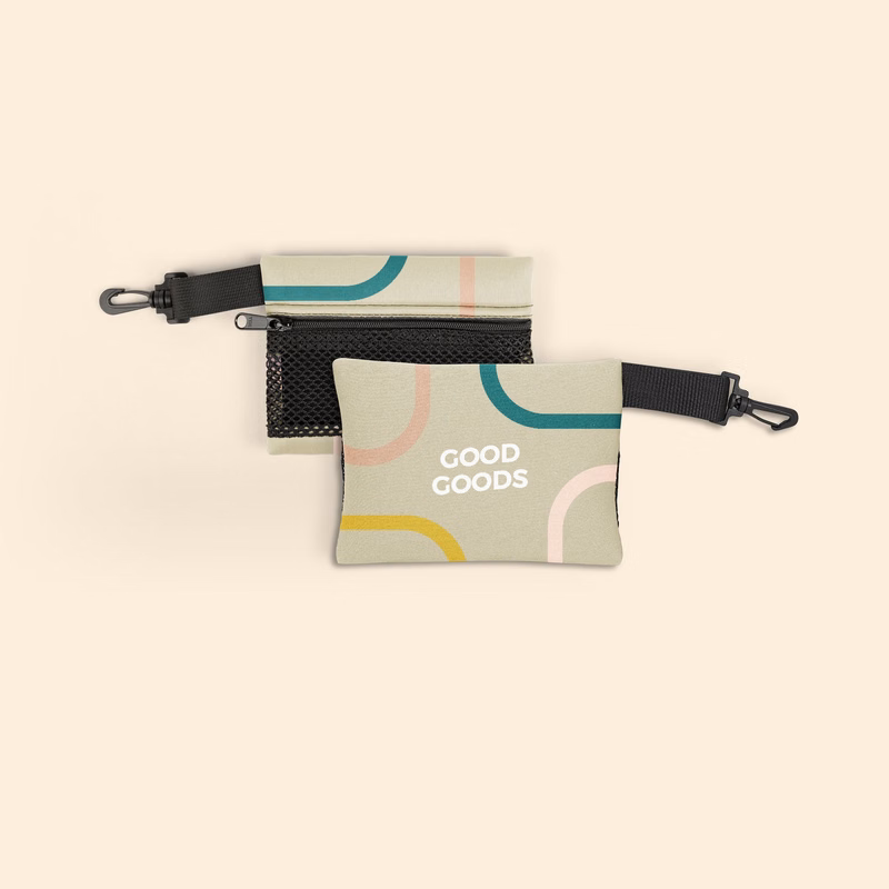 SMALL MESH TRAVEL BAG WITH CLIP