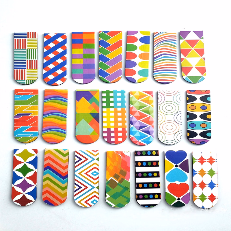 Folding Magnetic Bookmark
