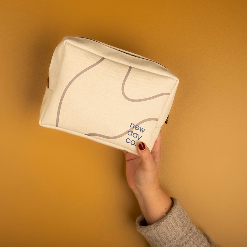 BUSY BEE - HEAVYWEIGHT CANVAS WITH LEATHER