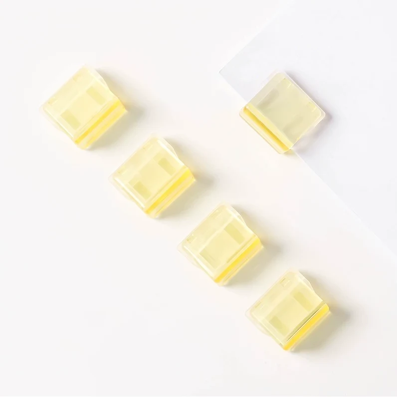 Plastic Paper Clip 1