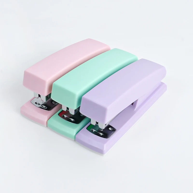 Desktop Stapler 1