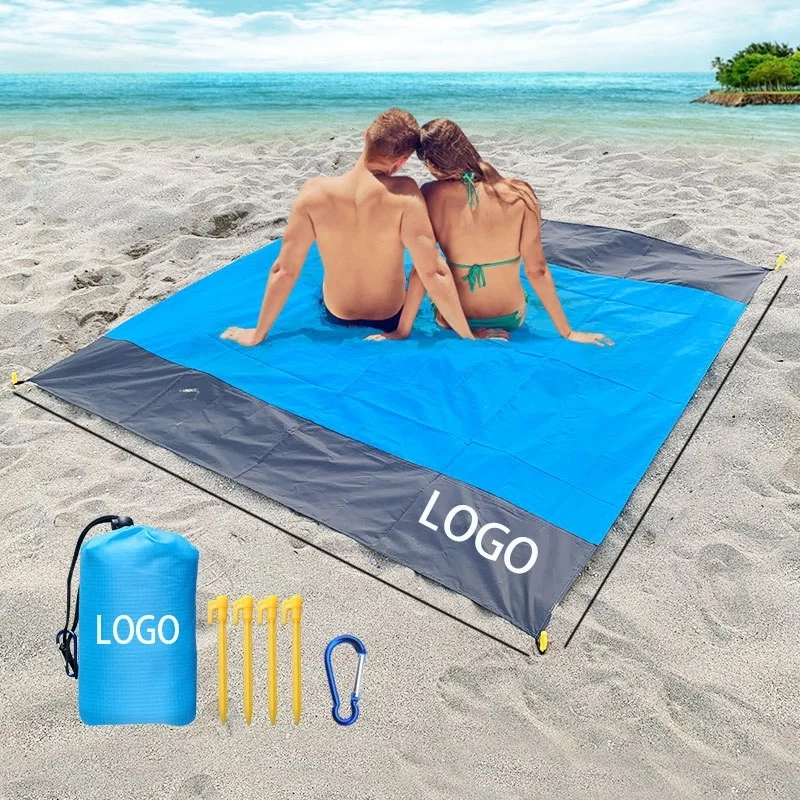 Foldable Picnic Blanket With Storage Bag 1