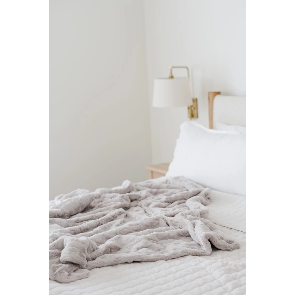 Patterned Faux Fur Zippered Feather-Throw Luxury Blanket (50x60) 1