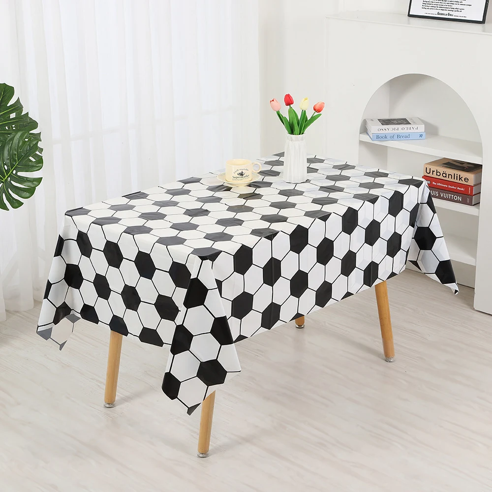 Disposable Plastic Table Covers 1
