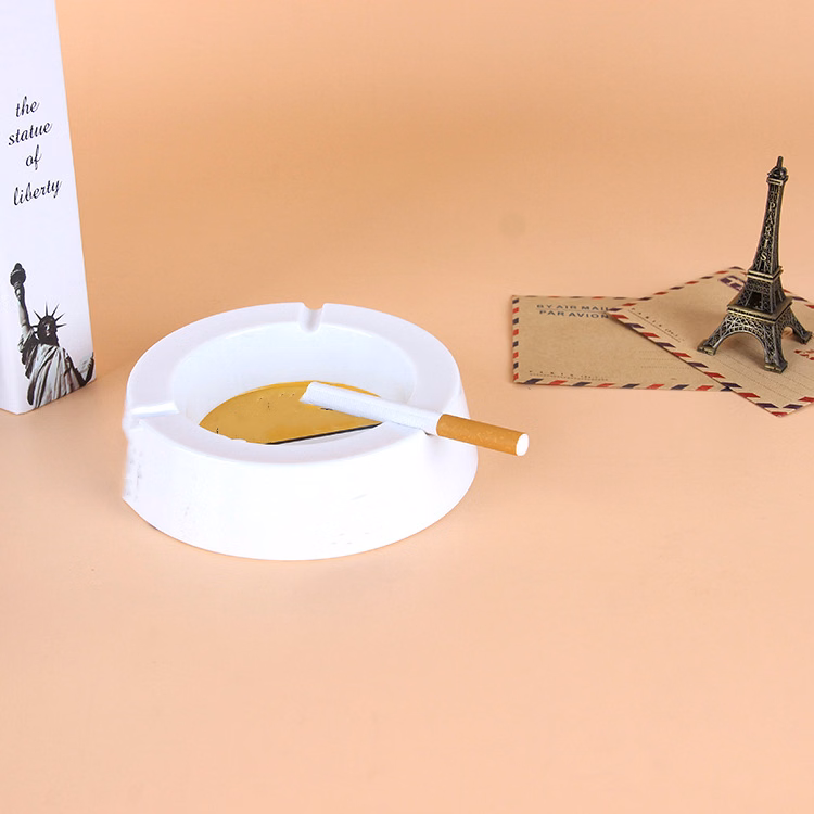 Huge Capacity Round Plastic Ashtray