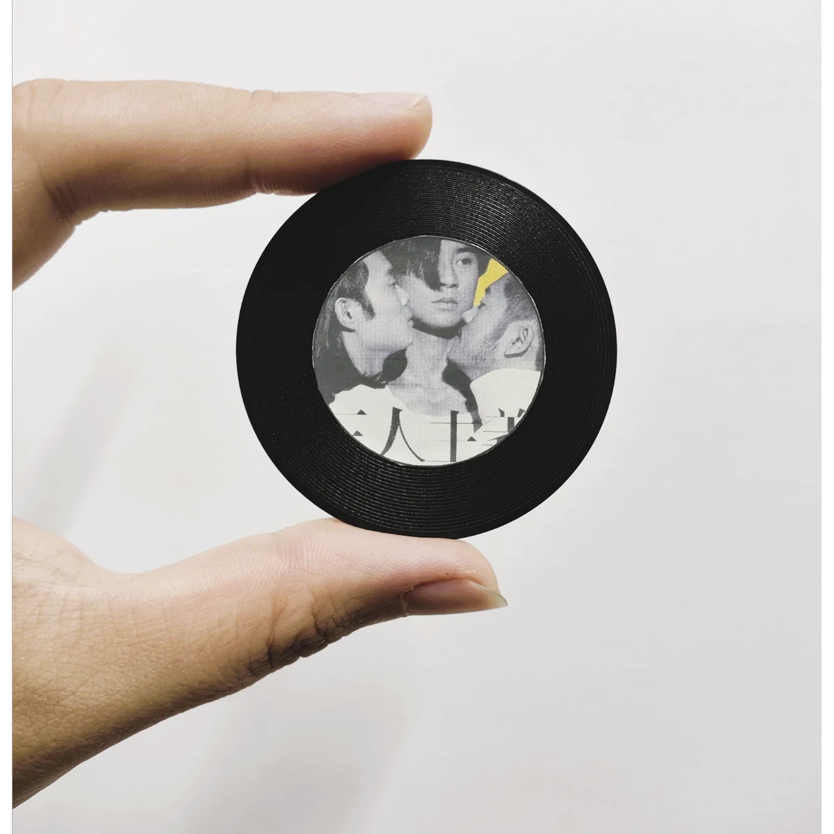Customizable CD-Shaped Fridge Magnet 1