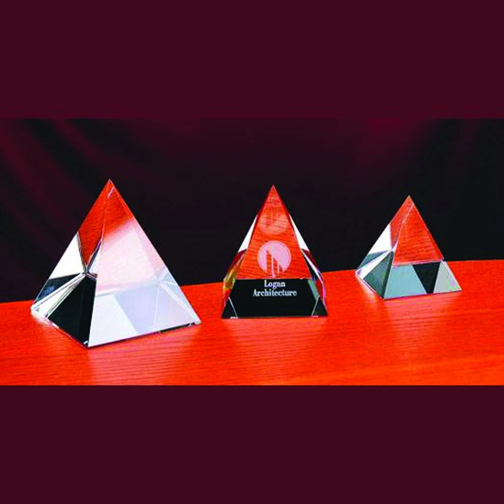 PYRAMID OPTIC CRYSTAL (MEDIUM) 1