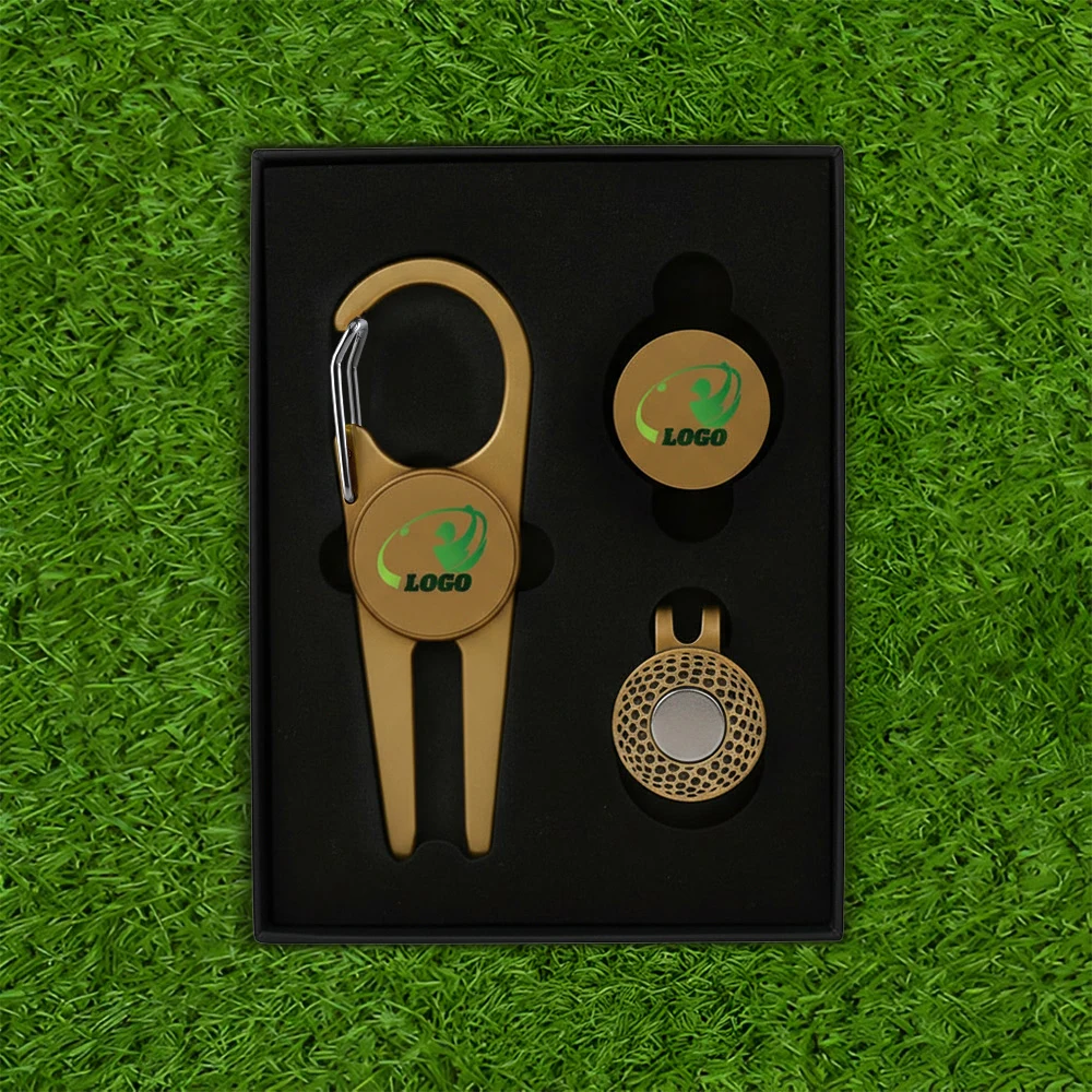 Magnetic Golf Tool Set with Carabiner 1