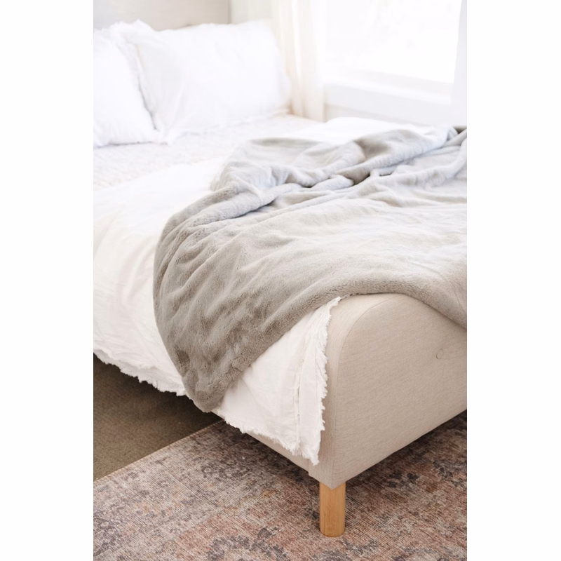 Grand Faux Fur Gray Mink-Throw Luxury Blanket (50x60)