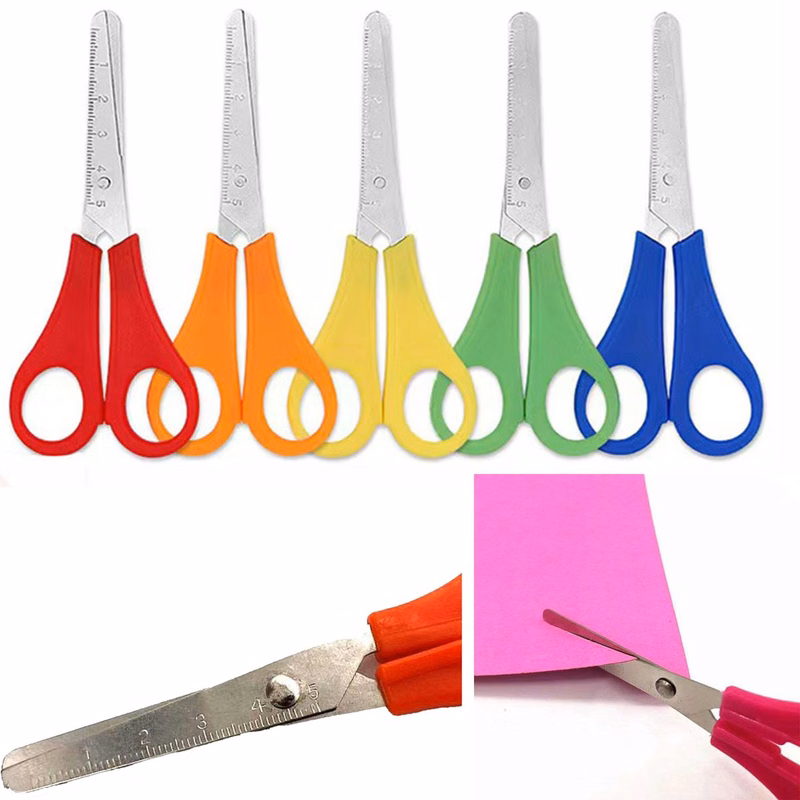Scissors with Scale