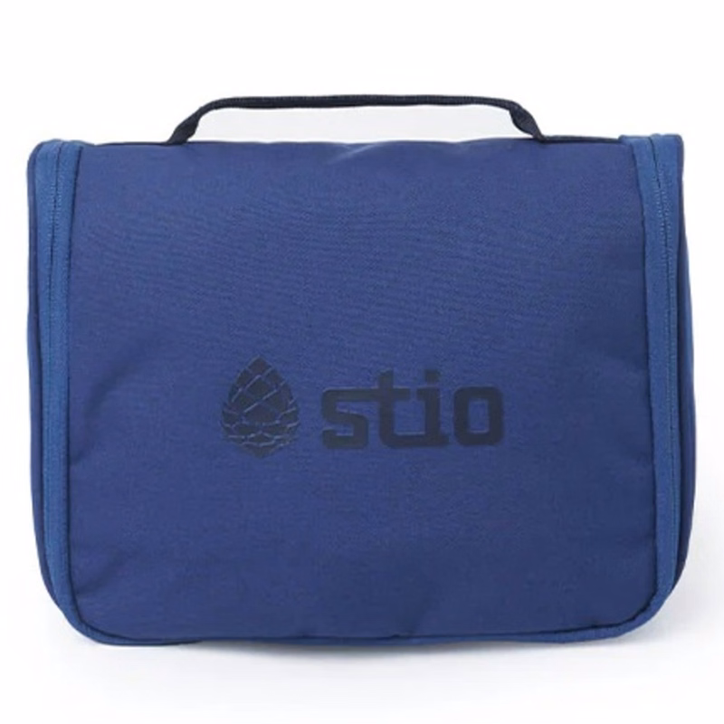 STIO® Convenient Basin Hanging Dopp Kit with Custom Logo