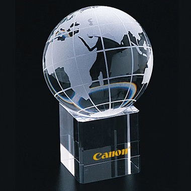 CRYSTAL GLOBE W/ CLEAR BASE