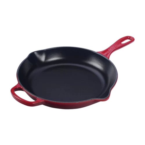 Le Creuset 10.25-inch Signature Skillet 1