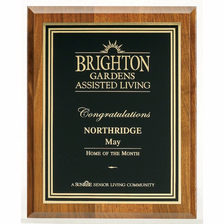 Walnut B-Cove Plaque w/Brass Plate