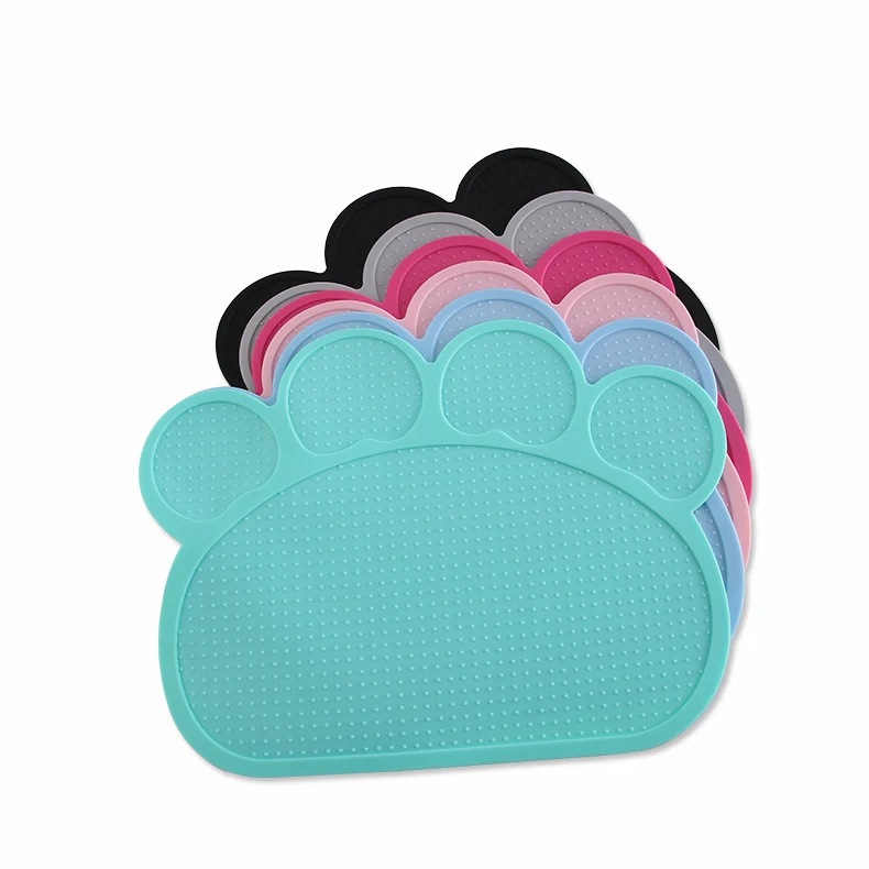 Creative Dog Paw Shaped Silicone Lick Pad 1