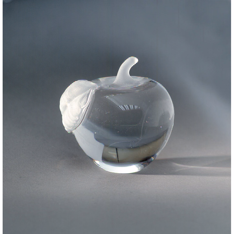 2.75" Crystal Apple Paperweight