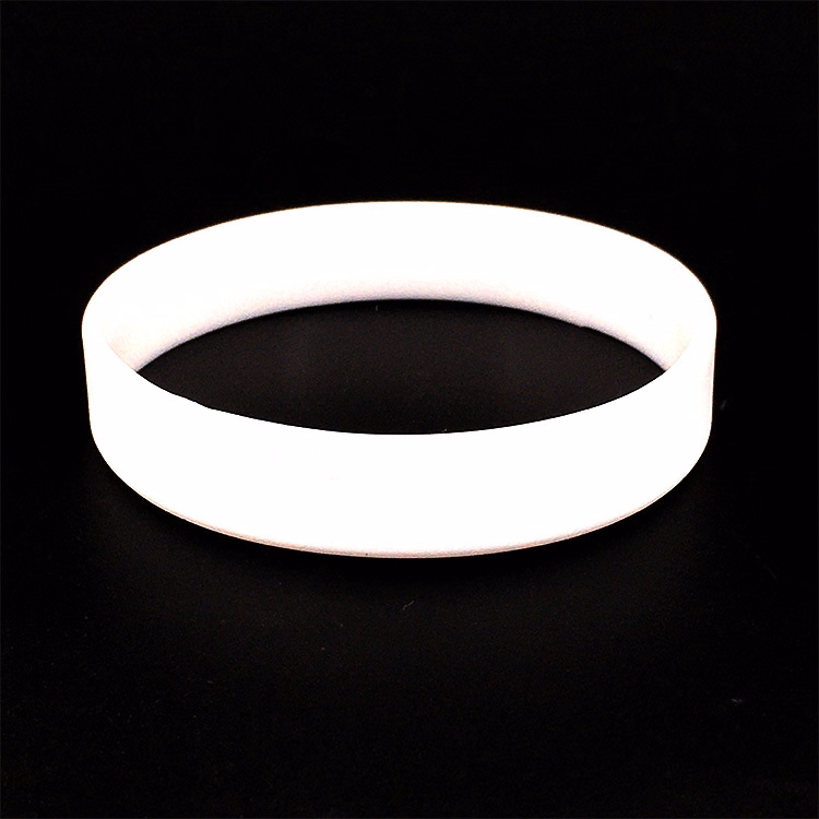 Hot Selling Eco-friendly No minimum Cheap Advertising Gifts Custom Logo Silicone Bracelet Wrist Band