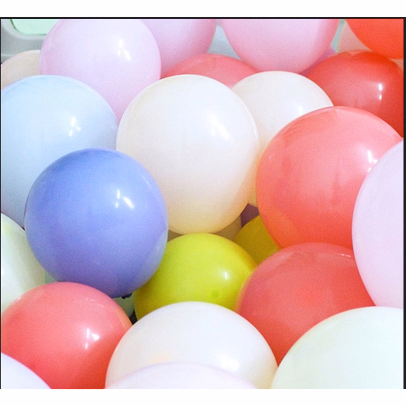 Latex balloons made of natural latex