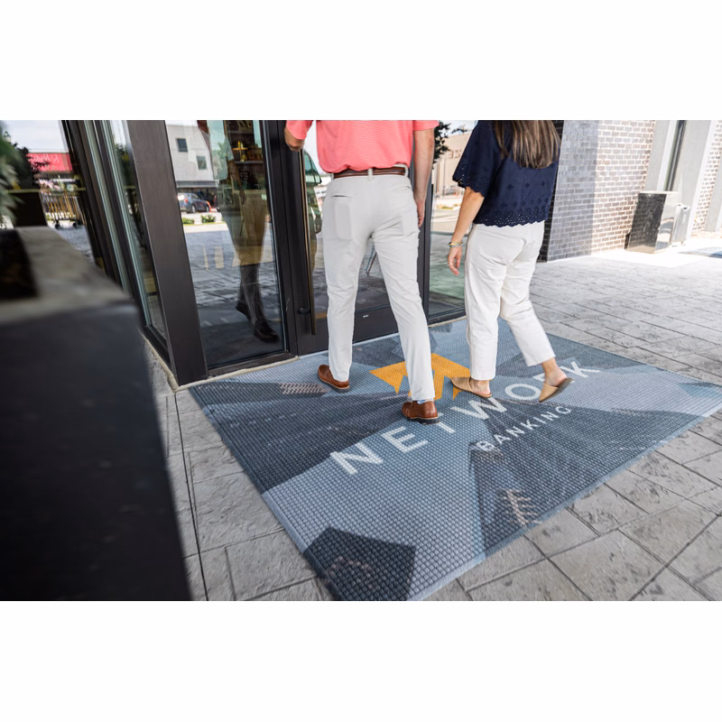 WaterHog Impressions HD Indoor/Outdoor Logo Floor Mat (4'x8')