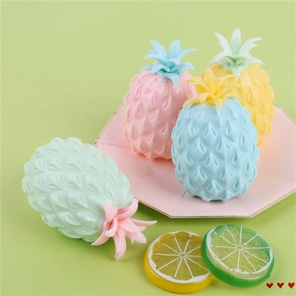 Squeeze Pineapple