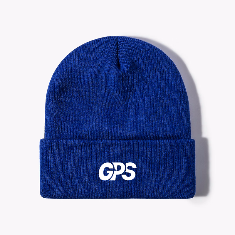The knitted hat made of acrylic is fashionable and warm, suitable for everyone.