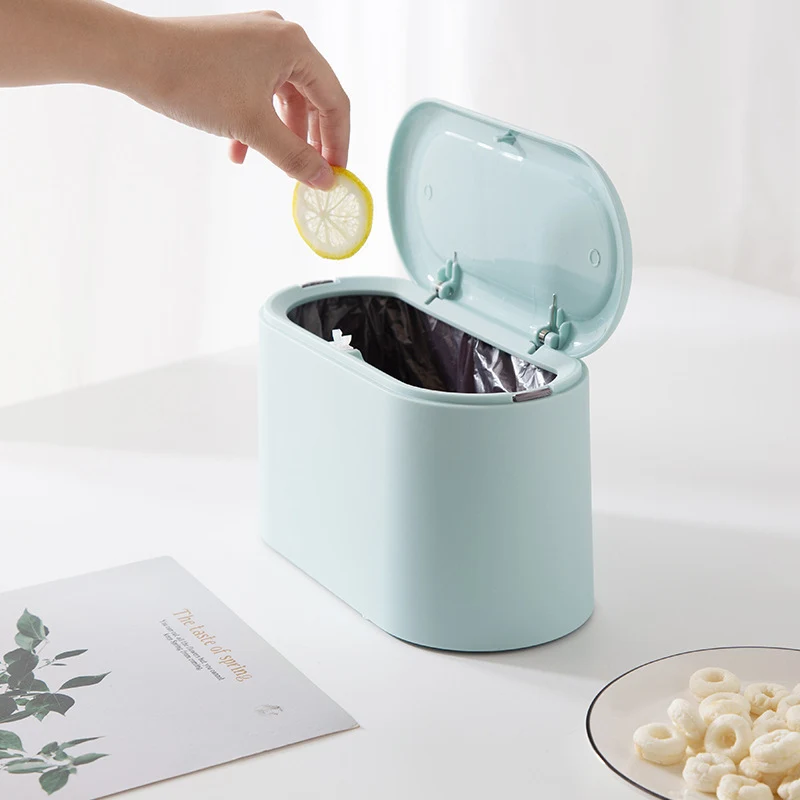 Mini Trash Can with Lid 1
