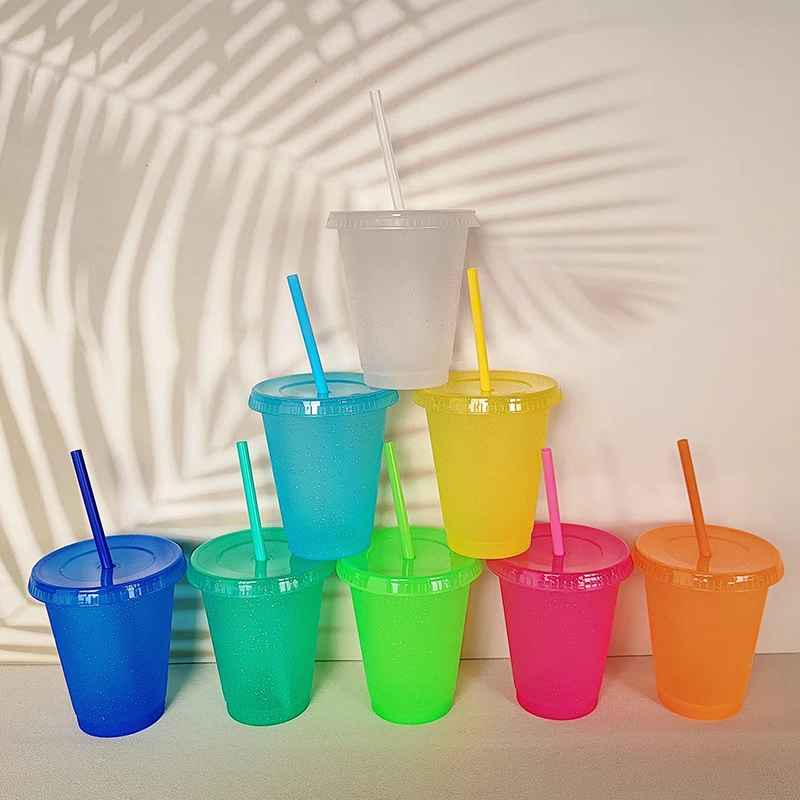 16 OZ Glitter Plastic Cups w/ Lids and Straws 1