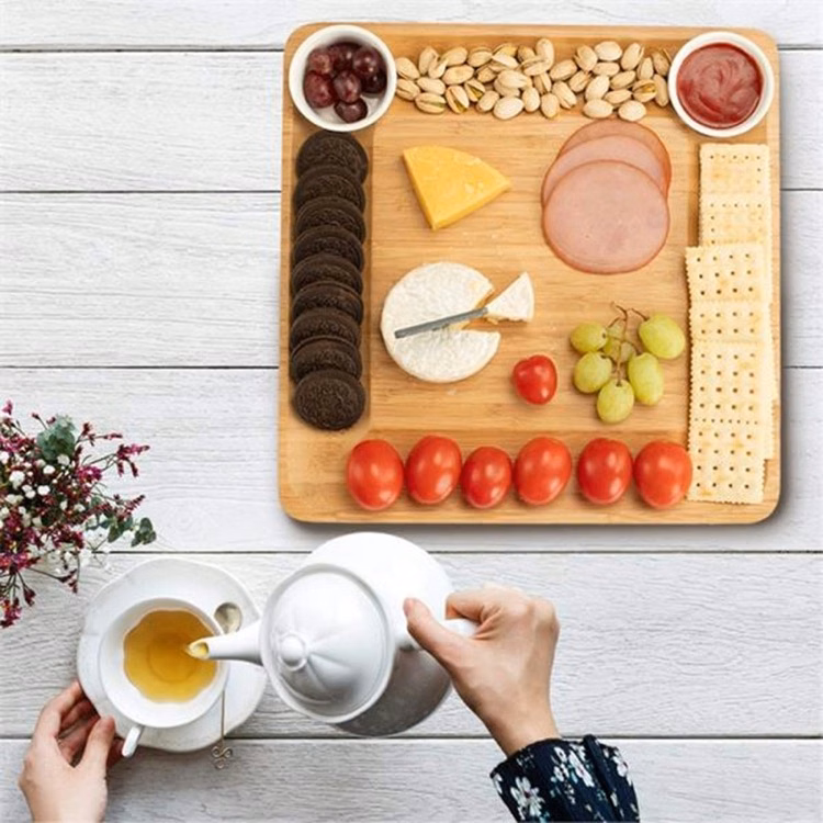 Bamboo Cheese Board With Cutlery Set