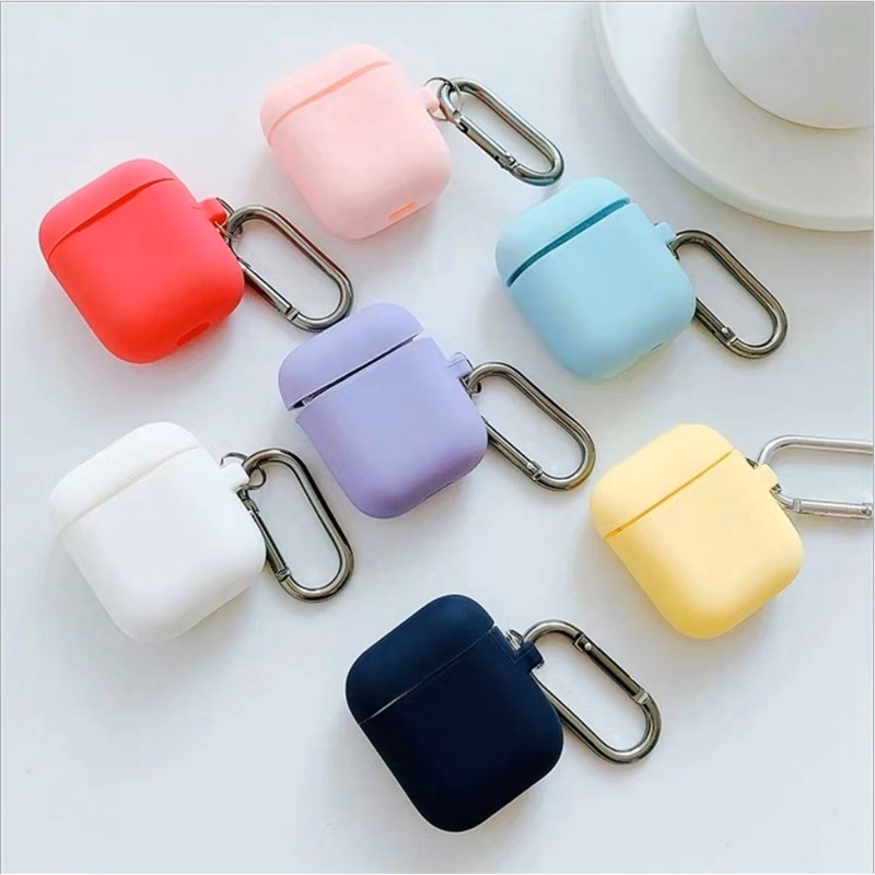Silicone earphone cover with lock ring