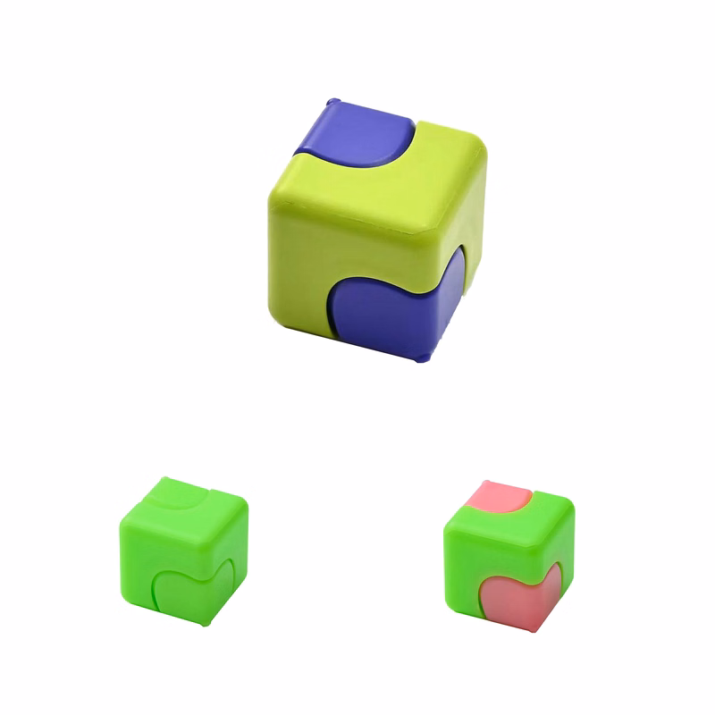 MOQ100 Glow-In-The-Dark Fingertip Spinner