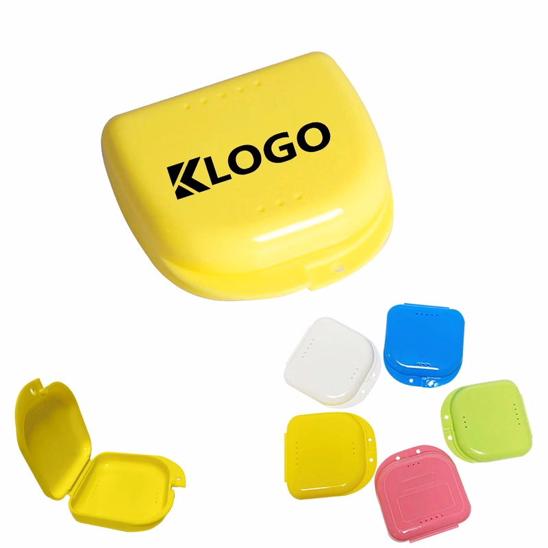 Retainer Case With Vent Holes