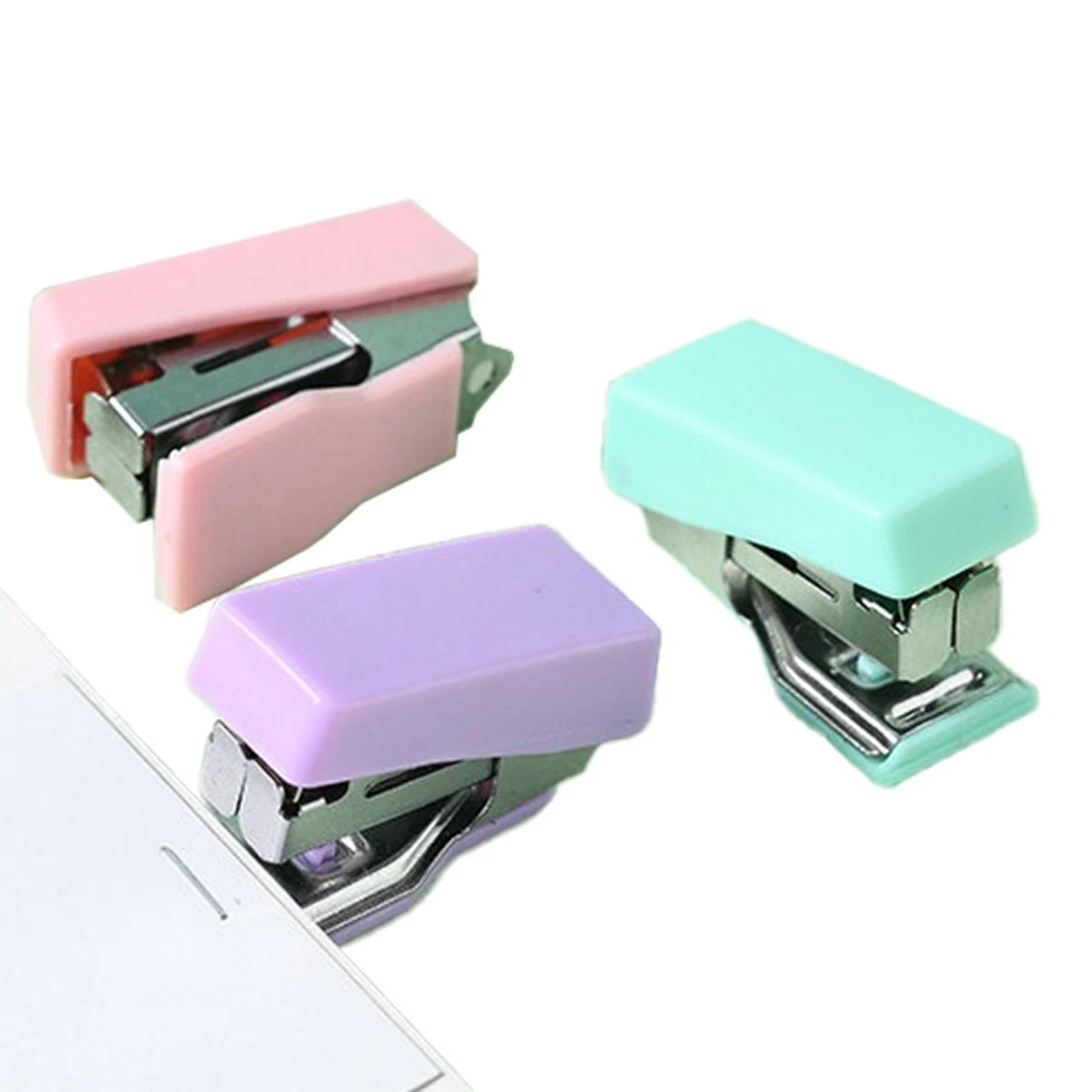 MOQ100 Mini Portable Stapler 1