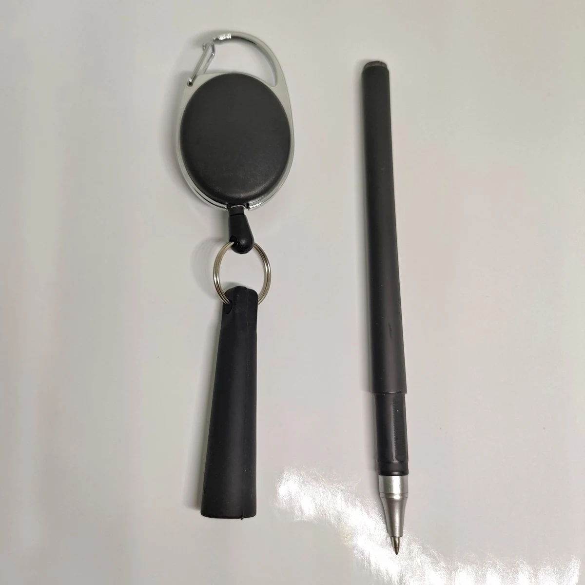 Retractable Pen Holder Reel 1
