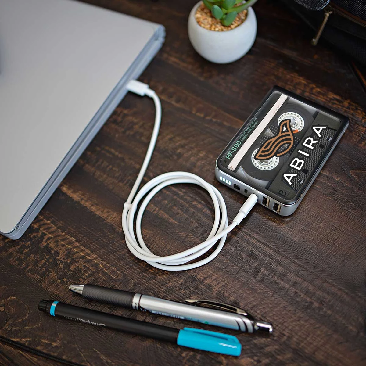 Tenfour 2.0™ 10,400 Mah Power Bank 1